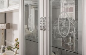 Витрина двухстворчатая Мишель в Александровском - alexsandrovskoe.ok-mebel.com | фото 3